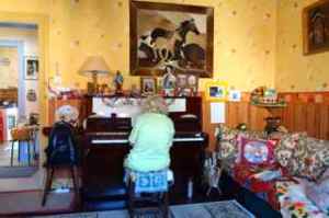 She warmed up by playing the piano for us.
