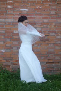 Really??? She took about 10 different poses with this knife!