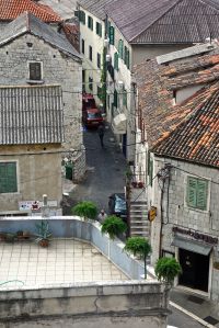 See how narrow the streets are?