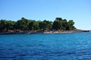 This is our third stop, a little beach with very clear water!