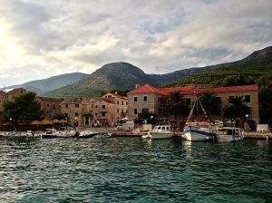 AHH... the opposite side of the pier when pulling in off the ferry.