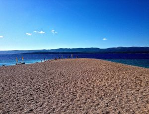 The very tip of Zlatni Rat beach from our angle.