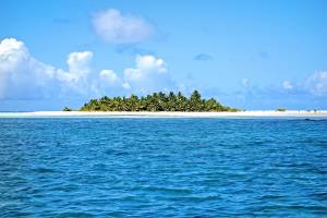 Getting closer to Honeymoon Island, our first stop after snorkeling!