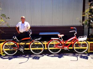 Walked by these on our way to the mall. Love them, they are named "Venus" and "Mars"!