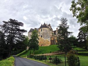 This is a private home we are driving by, so we stopped to take a few pictures of it. 