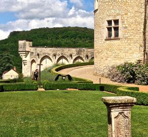 They had a bird show after our tour, (had NOTHING to do with the castle) but we decided to watch it! Here is an eagle coming towards us! Look out!