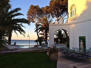We drove to the French Riviera, St. Raphael to check out a house to rent. We stayed at this hotel on the beach. 