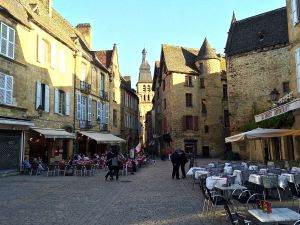 This is the main square at Sarlat la Caneda. 