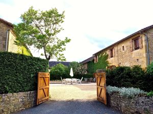 The first view of our house in St. Leon sur Vezere for the next 9 weeks. Rita did well. So far, so good. 