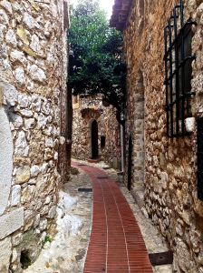 OK, so now we have to walk to our room, which is the highest room they have, so that means a long way, and a lot of climbing! 