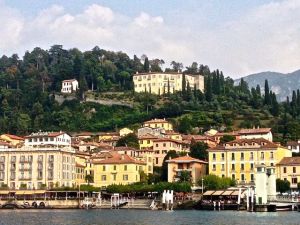 Rockefeller's house is the one in the trees overlooking Bellagio. 
